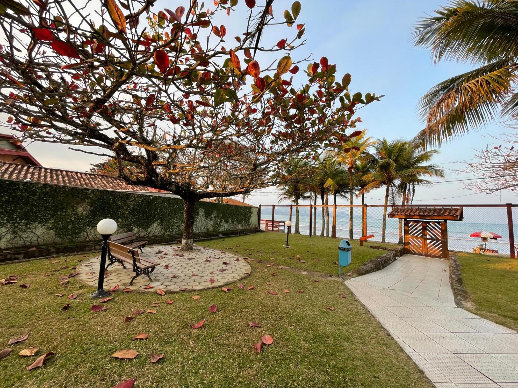Pe Na Areia Na Praia Das Toninhas - Villagio 24 Porto Feliz Ubatuba Dış mekan fotoğraf