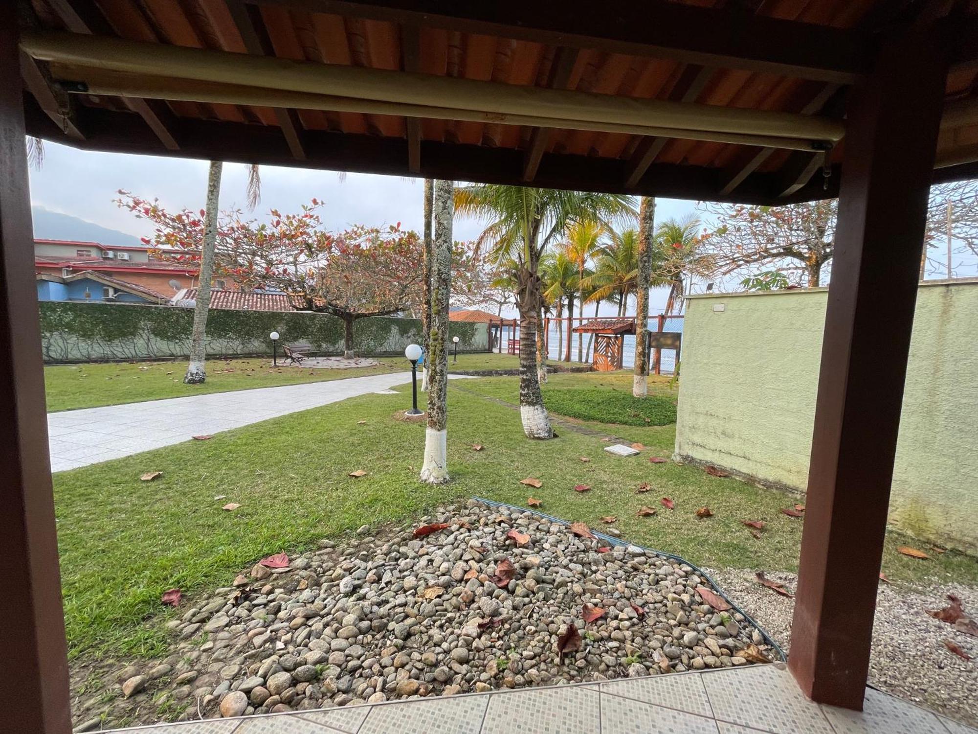 Pe Na Areia Na Praia Das Toninhas - Villagio 24 Porto Feliz Ubatuba Dış mekan fotoğraf